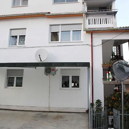 In Mastrinka 7407 Трогир